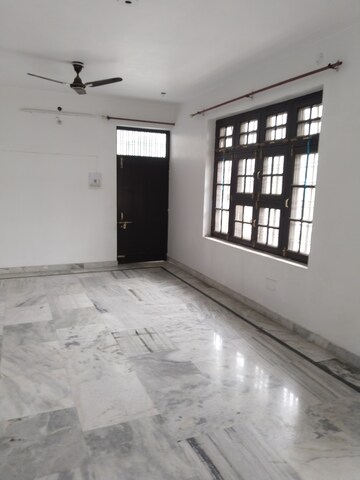 2.5 BHK Builder Floor For Rent in Gomti Nagar