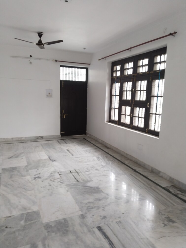 Cover Image, gomti nagar 2.5 Bedroom 2200 Sq.Ft. Builder Floor In Gomti Nagar Lucknow 9164007