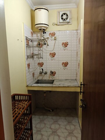 Bathroom in 1 RK Builder Floor at Gomti Nagar – for Rent