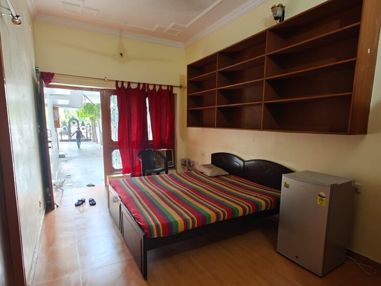 Bedroom, gomti nagar 1 RK 500 Sq.Ft. Builder Floor In Gomti Nagar Lucknow 9164014