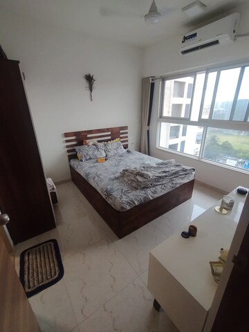 Team Area in 2 BHK Apartment at Andheri West – for Rent