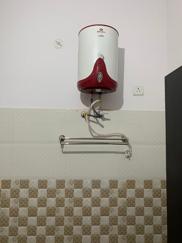 Furnished Amenities in 1.5 BHK Builder Floor at Gomti Nagar – for Rent