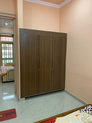 Room in 1.5 BHK Builder Floor at Gomti Nagar – for Rent