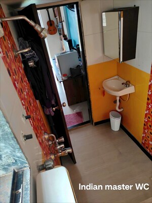 Furnished Amenities in 2 BHK Apartment at Shree Complex Borivali, Borivali West – for Sale