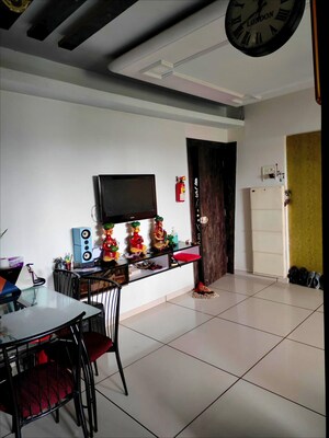 Team Area in 2 BHK Apartment at Shree Complex Borivali, Borivali West – for Sale