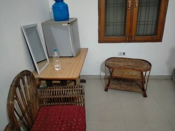 Living Room in 1 RK Builder Floor at Gomti Nagar – for Rent