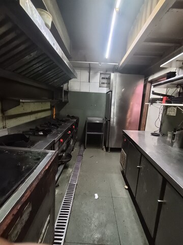  Shop For Rent in Bindra Complex, Andheri East