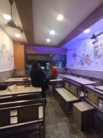Team Area in  Shop at Bindra Complex, Andheri East – for Rent