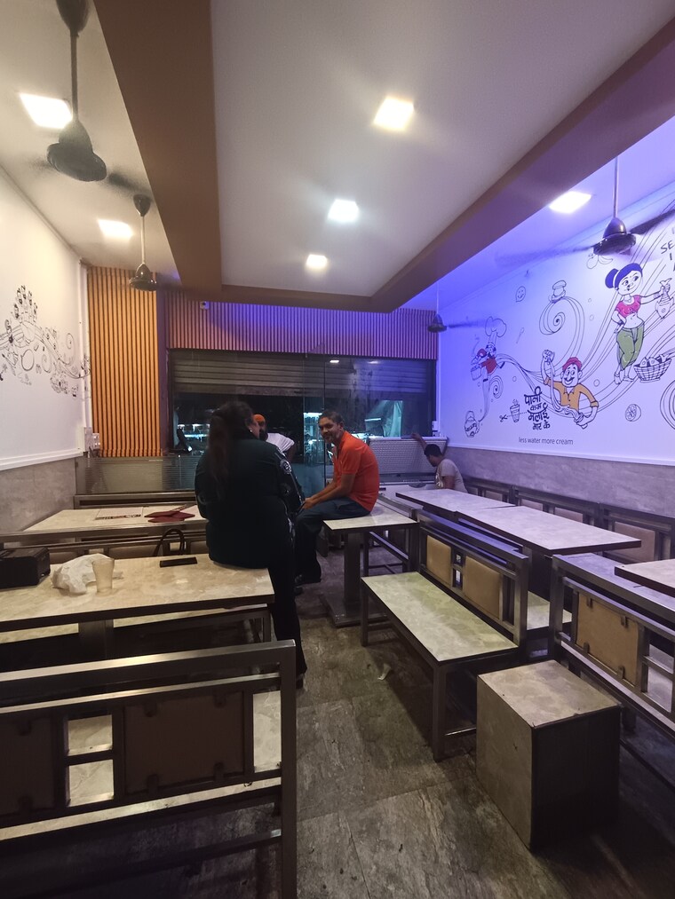 Team Area, bindra-complex Commercial Shop 450 Sq.Ft. In Andheri East Mumbai 9164032