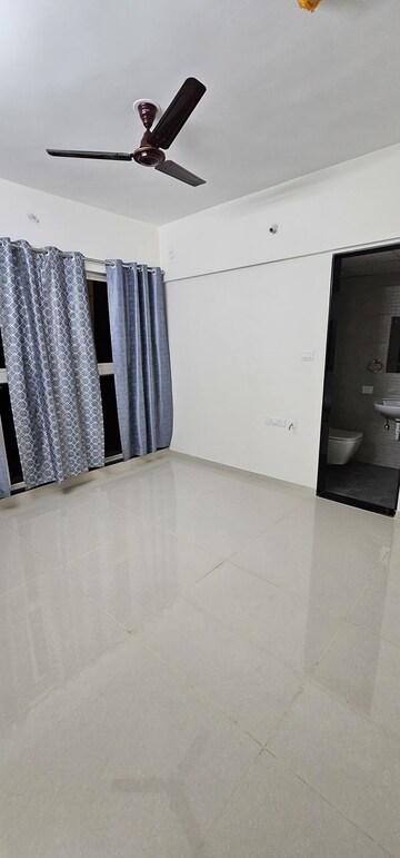 Room in 2 BHK Apartment at Andheri West – for Rent