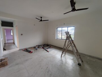 Room in 3 BHK Apartment at New Alipore – for Rent