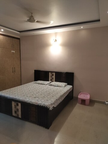 Bedroom in 3 BHK Builder Floor at Gomti Nagar – for Rent