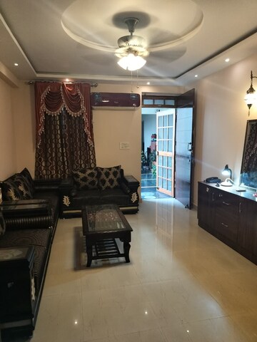 Living Room in 3 BHK Builder Floor at Gomti Nagar – for Rent