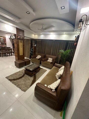 Team Area in 2 BHK Apartment at Deep Raj, Borivali West – for Sale