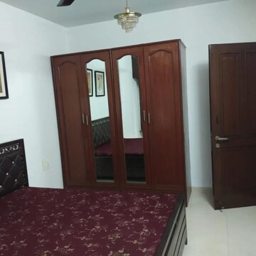 Bedroom in 2 BHK Apartment at Andheri West – for Rent