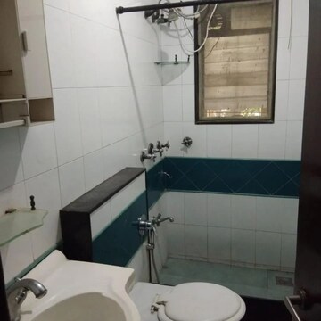 Team Area in 2 BHK Apartment at Andheri West – for Rent
