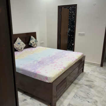 Bedroom in 3 BHK Apartment at Lajpat Nagar – for Rent