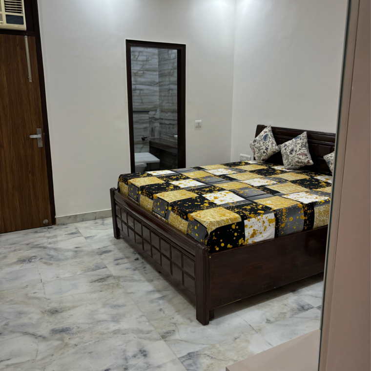 Bedroom, lajpat nagar 3 Bedroom 125 Sq.Yd. Apartment In Lajpat Nagar Delhi 9164083
