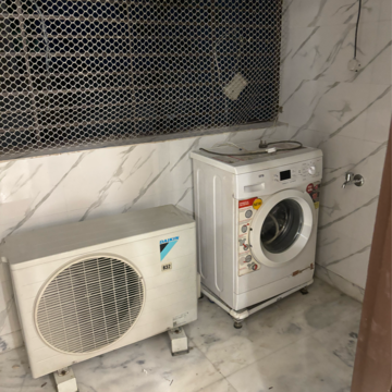 Utility Room in 3 BHK Apartment at Lajpat Nagar – for Rent