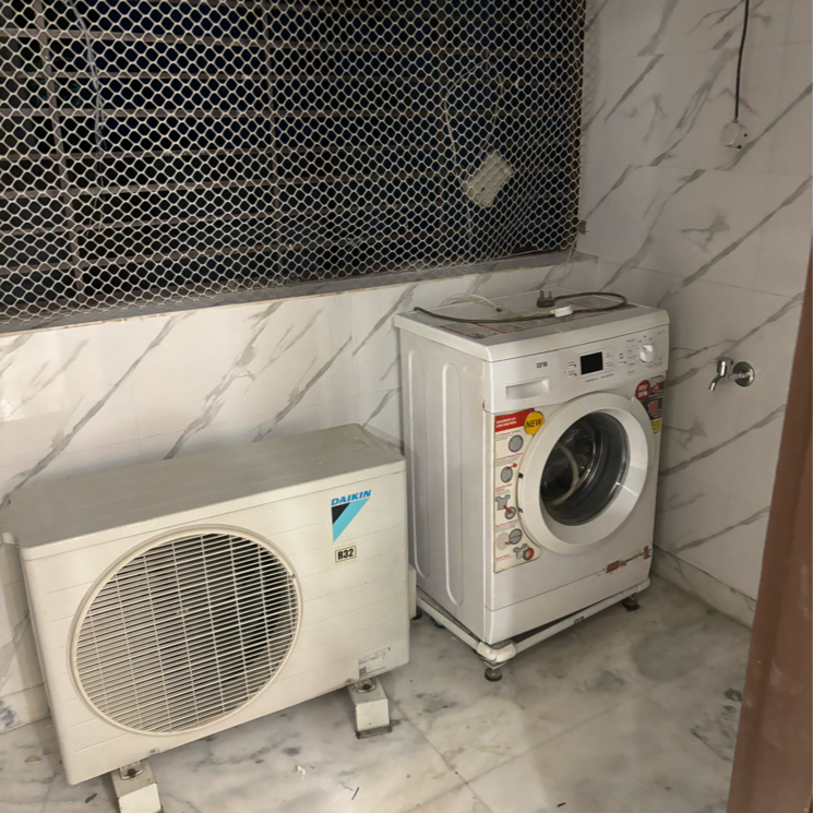 Other, lajpat nagar 3 Bedroom 125 Sq.Yd. Apartment In Lajpat Nagar Delhi 9164083