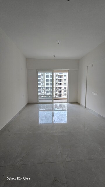 Room in 3 BHK Apartment at Nyati Era, Dhanori – for Sale