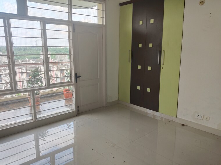 Room, sector 21c 4 Bedroom 1650 Sq.Ft. Apartment In Sector 21c Faridabad 9164170