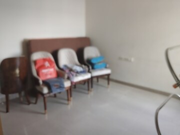 Room in 4 BHK Apartment at Sector 21c – for Rent