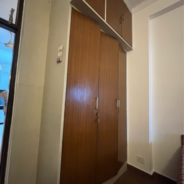 Furnished Amenities in 2 BHK Builder Floor at Saket – for Rent