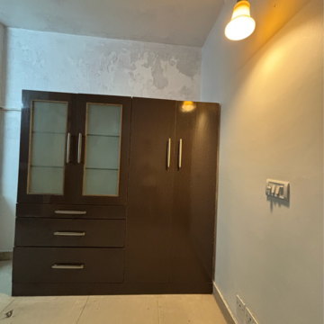 Furnished Amenities in 2 BHK Builder Floor at Saket – for Rent