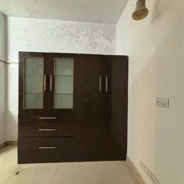 Room in 2 BHK Builder Floor at Saket – for Rent