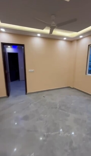 Room in 2 BHK Builder Floor at Patel Nagar – for Rent