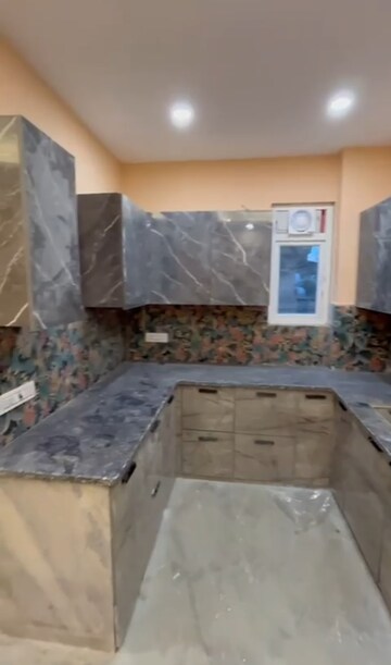 Team Area in 2 BHK Builder Floor at Patel Nagar – for Rent