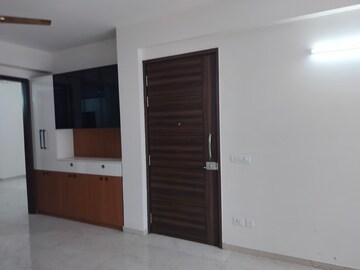 Room in 3.5 BHK Builder Floor at Smart World Gems, Sector 89 – for Rent