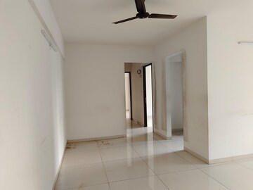 Room in 2 BHK Apartment at Godrej Tranquil, Kandivali East – for Rent