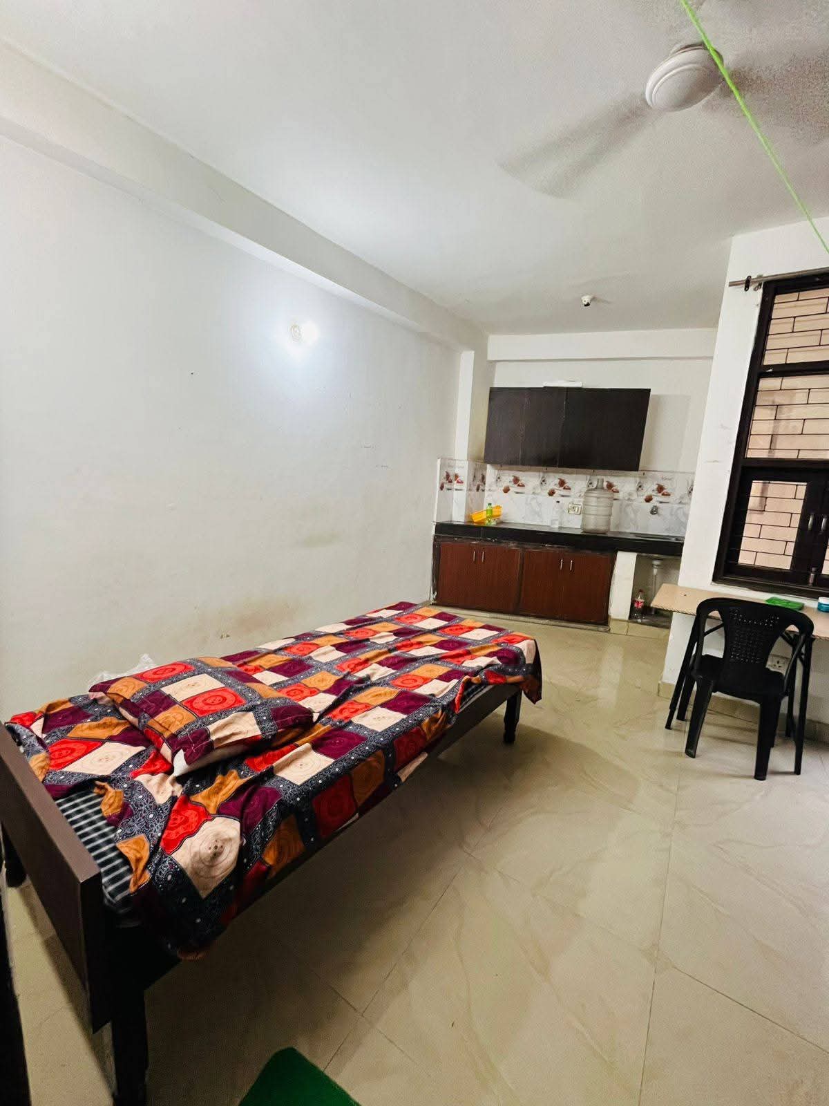 1 RkBuilder Floor For Rent in Saket