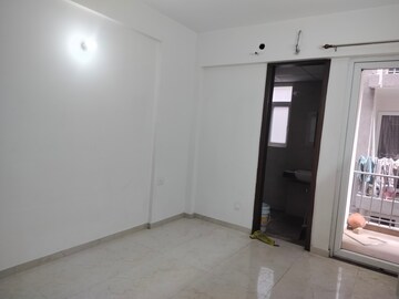 Room in 3.5 BHK Builder Floor at Smart World Gems, Sector 89 – for Rent