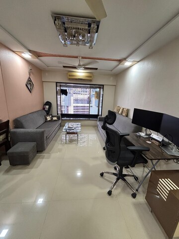 Team Area in 3 BHK Apartment at Hdil Whispering Towers, Mulund West – for Rent