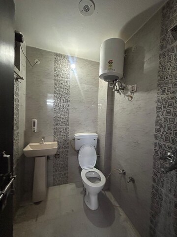 Bathroom in 2 BHK Builder Floor at Mansarovar Extension – for Rent