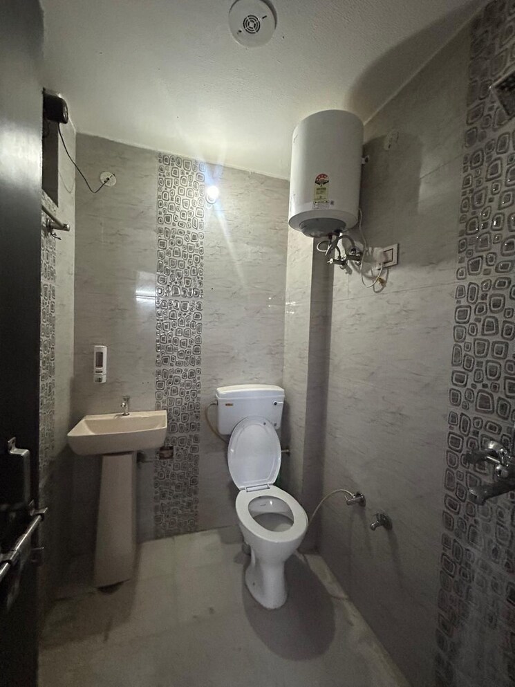 Bathroom, mansarovar extension 2 Bedroom 1000 Sq.Ft. Builder Floor In Mansarovar Extension Jaipur 9164332