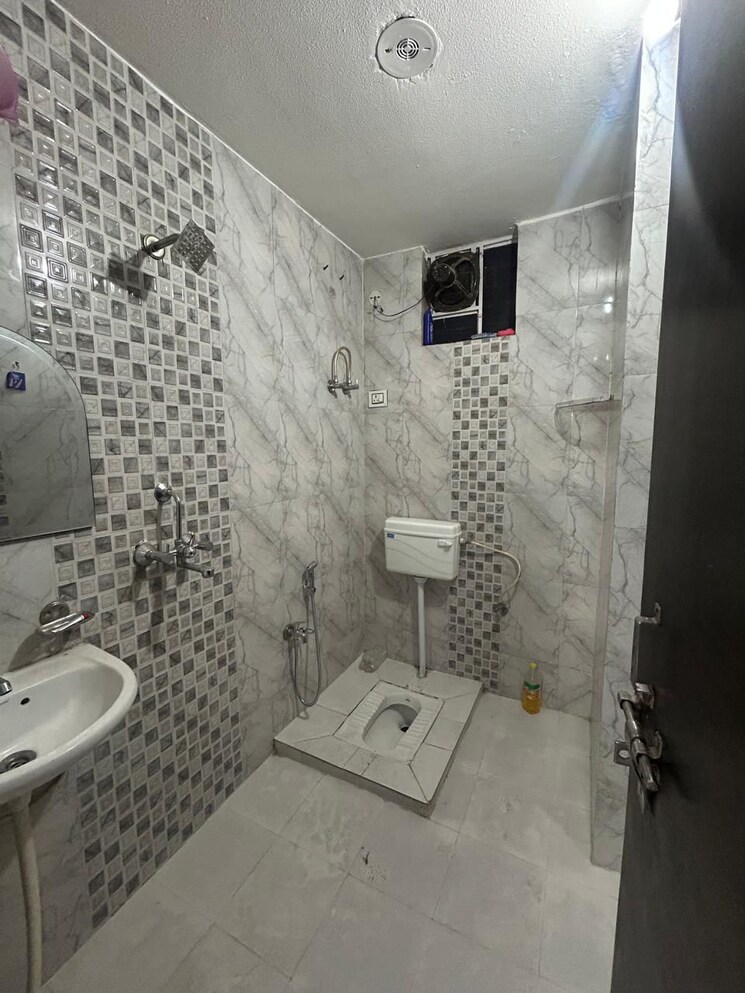 Bathroom, mansarovar extension 2 Bedroom 1000 Sq.Ft. Builder Floor In Mansarovar Extension Jaipur 9164332