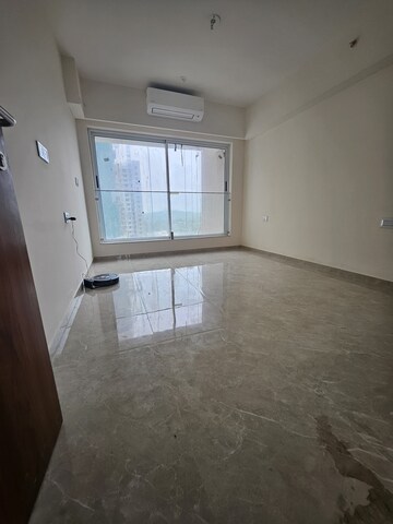 Room in 4 BHK Apartment at LnT Elixir Reserve, Powai – for Rent