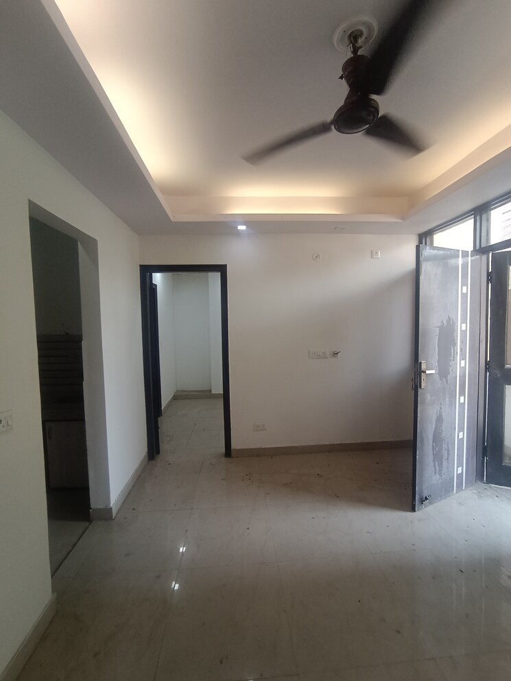 Room, govindpuri 2.5 Bedroom 80 Sq.Yd. Builder Floor In Govindpuri Delhi 9164350