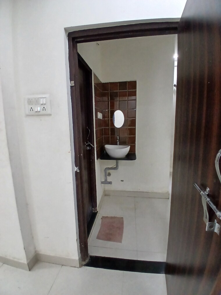 Attached Bathroom, omkar nagar 2 Bedroom 1200 Sq.Ft. Apartment In Omkar Nagar Nagpur 9164352