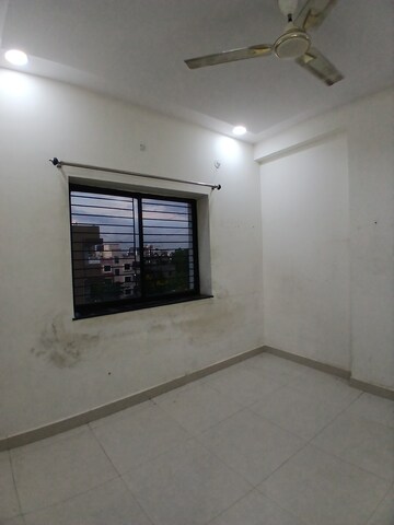 Room in 2 BHK Apartment at Omkar Nagar – for Rent