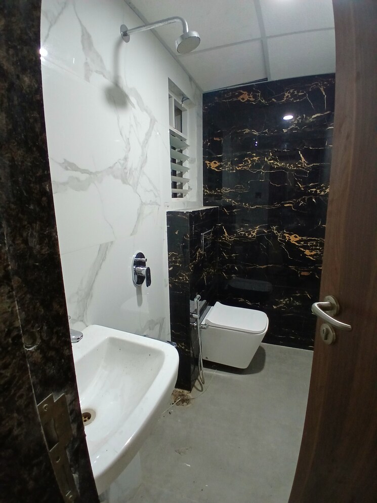 Attached Bathroom, besa pipla rd 2 Bedroom 1200 Sq.Ft. Apartment In Besa Pipla rd Nagpur 9164359