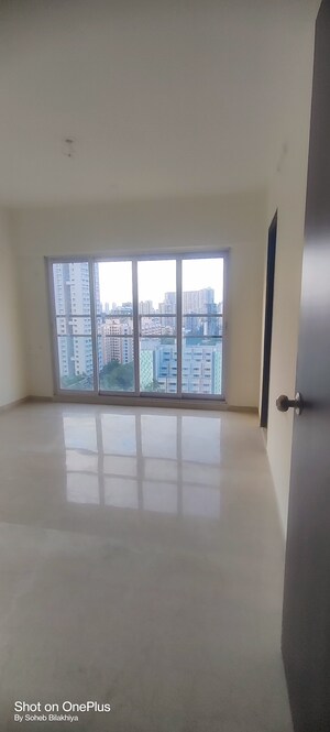 Master Bedroom in 3.5 BHK Apartment at Goregaon West – for Sale