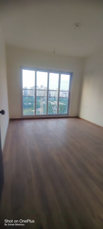 Master Bedroom in 3.5 BHK Apartment at Goregaon West – for Sale