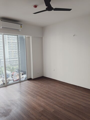 Room in 3 BHK Apartment at Godrej Woods, Sector 43 – for Sale