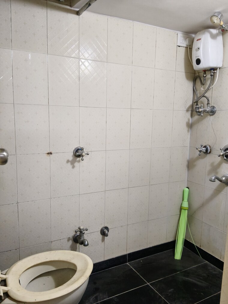 Master Bedroom, sundeep-chs 2 Bedroom 900 Sq.Ft. Apartment In Santacruz East Mumbai 9164407