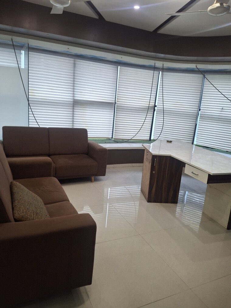 Team Area, adajan Commercial Office Space 800 Sq.Ft. In Adajan Surat 9164473